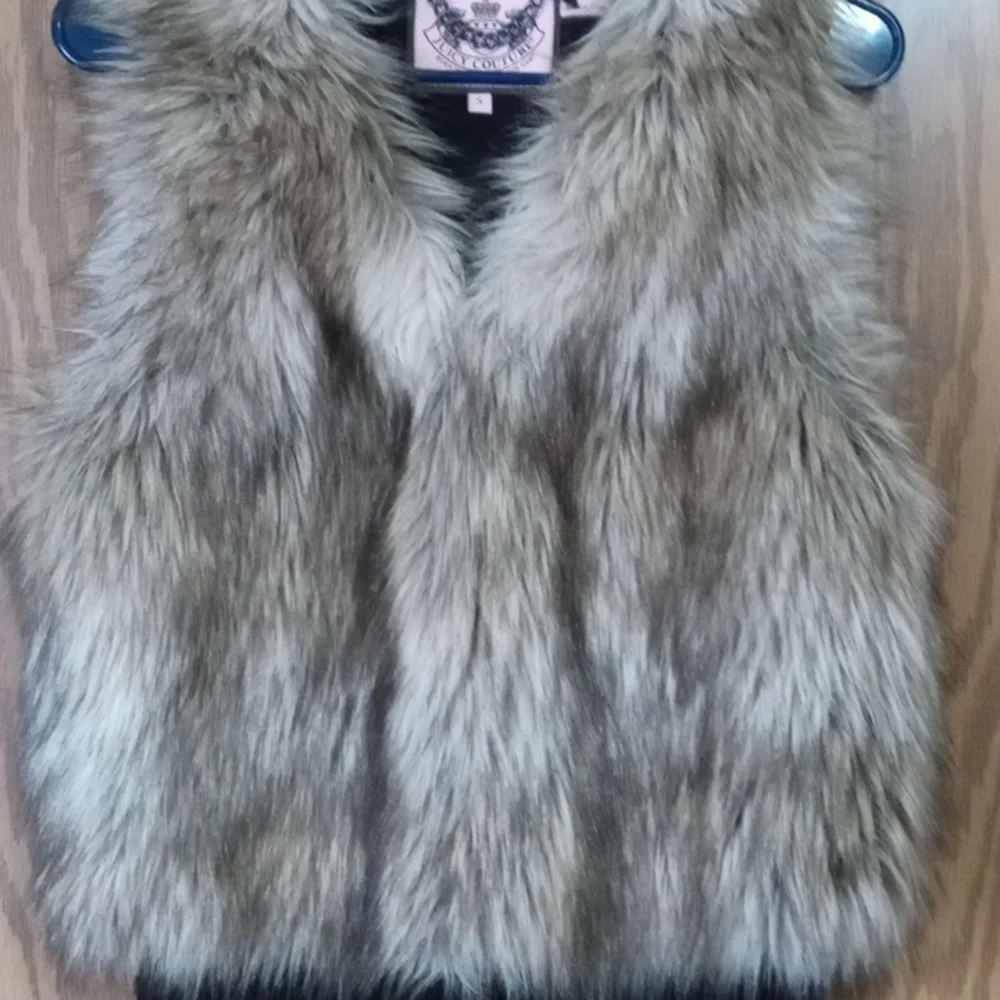 Juicy Couture, wool, cotton, faux fur, fall, winter, back to school - Picture 8 of 9